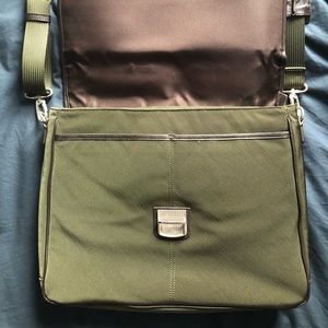 Banana Republic Messenger Bag Army Green (Unused)